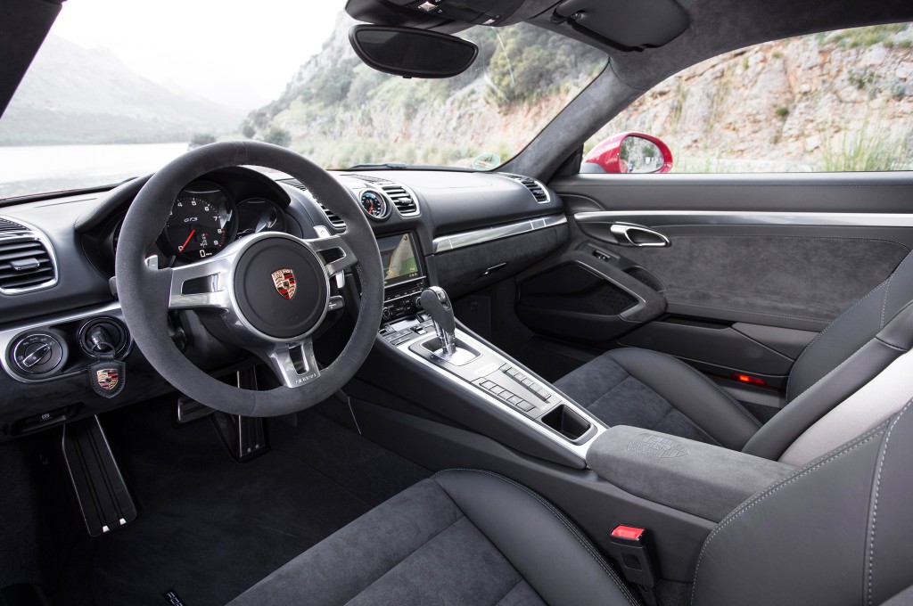 2015-porsche-cayman-gts-interior